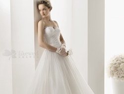 典雅优美体现新娘气质的婚纱礼服摄影照片