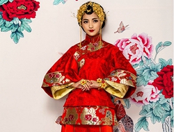 经典复古典雅秀禾服中式新娘礼服摄影照片