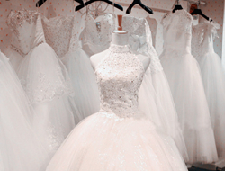 婚礼礼服唯美白纱镶钻抹胸经典款气质优雅