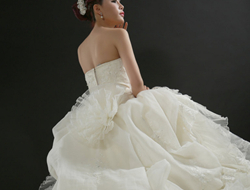 新娘礼服超大拖尾重手工钉珠奢华蓬蓬款婚纱