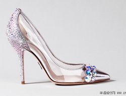 灰姑娘的玻璃鞋 – 15双童话成真梦幻婚鞋
