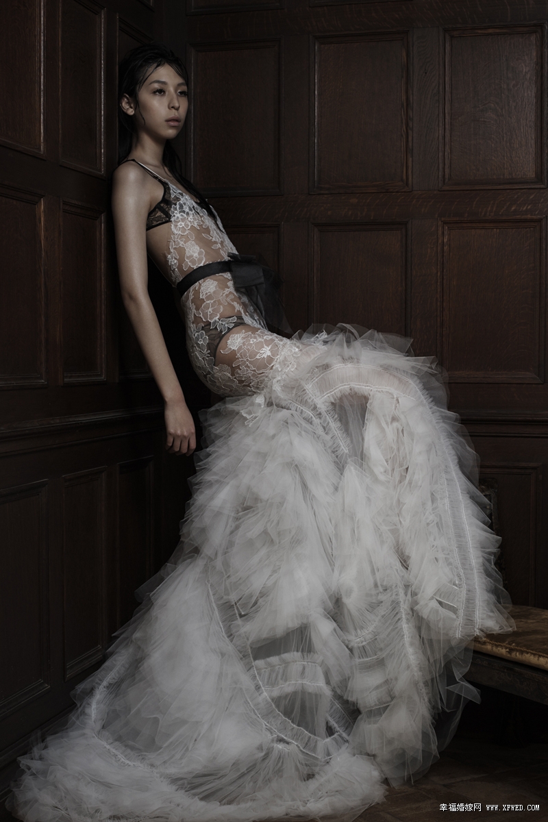 性感新娘福利到！ Vera Wang2016春季婚纱大玩性感风