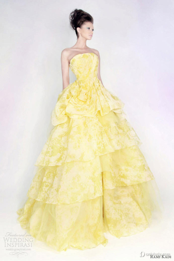 Rami Kadi 2013 「空中花园」系列婚纱LookBook 来自黎巴嫩设计师 Rami Kadi（拉米·卡迪）发布最新2013年「Les Jardins Suspendus 空中花园」系列婚纱，本季婚纱色彩缤纷，用玲珑的曲线及活泼多变的造型来体现新娘的活力与性感。
