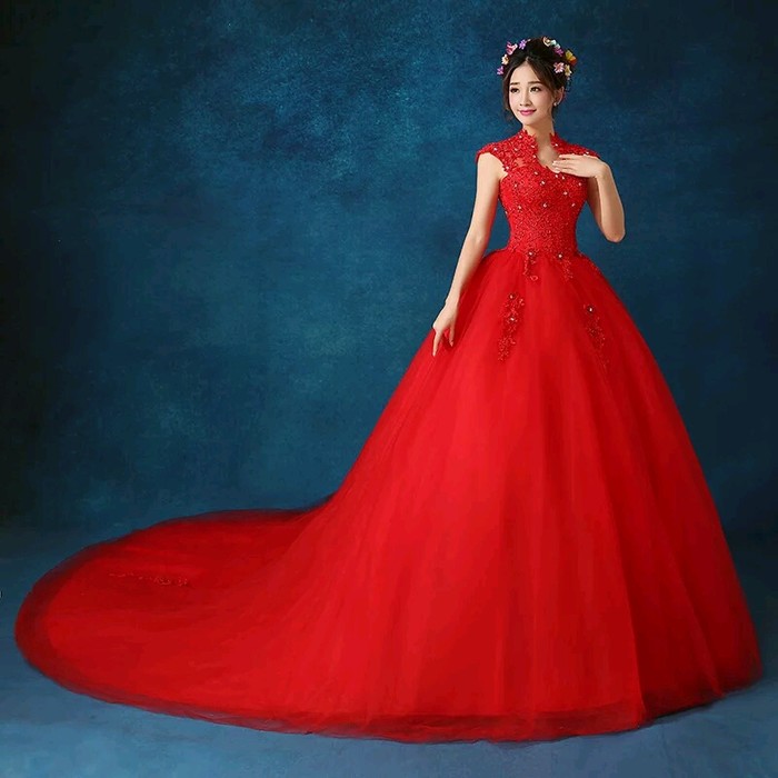 新娘蕾丝亮钻复古包肩红色拖尾婚纱礼服