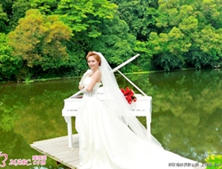钢琴、湖水、另类自然风景典雅幸福新娘浪漫唯美婚纱摄影照片
