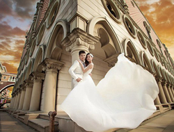 欧式建筑风格外景摄影典雅大气婚纱照