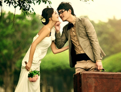 复古婚纱照憧憬美满幸福奔向爱的旅途摄影图片