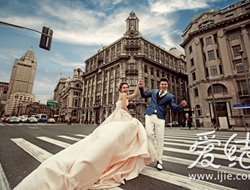 复古婚纱照经典上海之旅外滩典雅气质