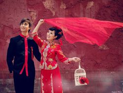 中式复古红色婚纱喜服宫殿摄影婚纱照