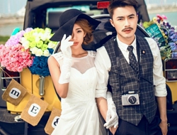 最新风格榕树下开车的牧马人青春活泼婚纱摄影照片