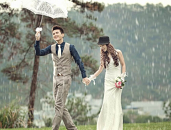 牵手漫步浪漫雨中风情无限温馨甜蜜幸福摄影婚纱照片