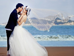 爱情如海浪滔滔而来别具一格清新丽质婚纱照摄影图片