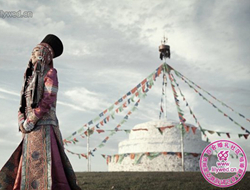 异域风情蒙古族婚纱照自然的爱恋婚纱摄影