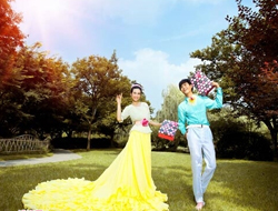 韩式风情侣林间密语可爱婚纱摄影照片