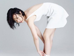 韩女星裴斗娜时尚大片展现神秘性感气质