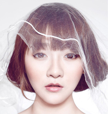 古典范十足的新娘发型 