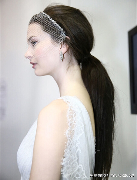 解析准新娘创意发型搭配 婚礼上让人眼前一亮