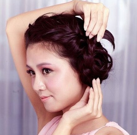 优雅甜美气质新娘盘发教程