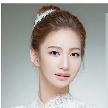 唯美的韩式新娘卷发发型
