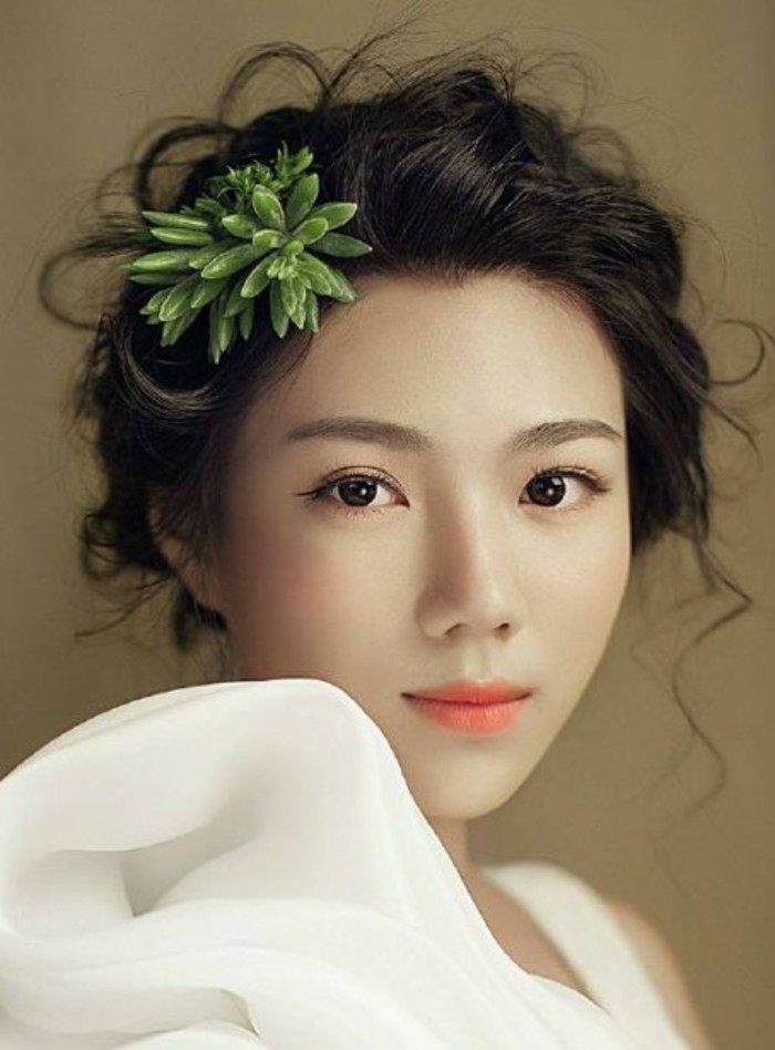 凌乱唯美新娘妆～发型