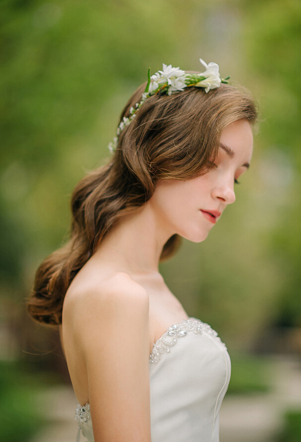 最美新娘发型,时尚新娘发型,散着的长发新娘发型图片
