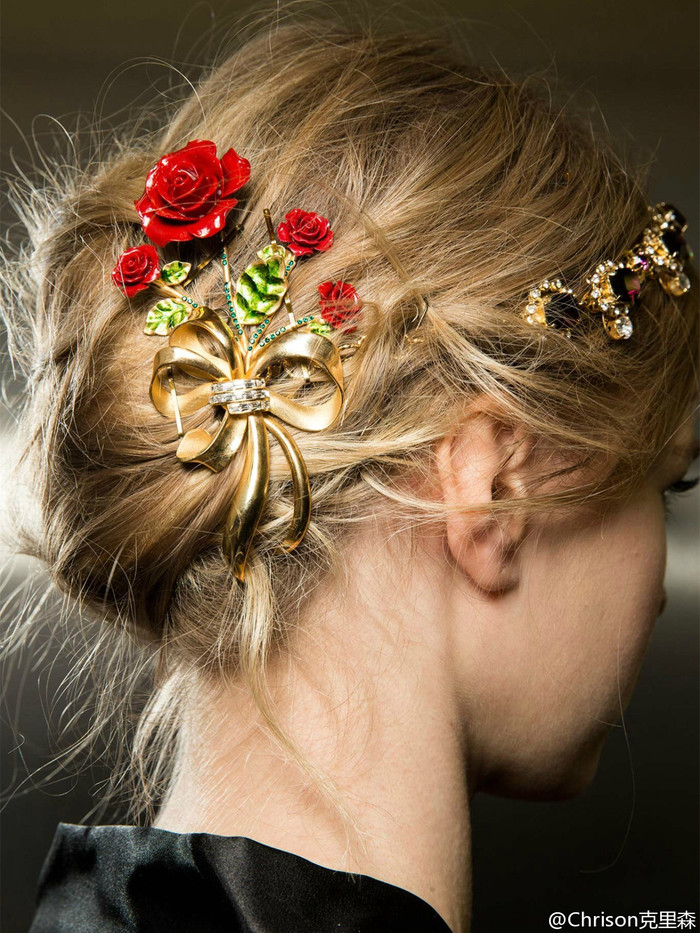 【装饰在发间】细节之美—Dolce &amp;amp; Gabbana 2015 Fall/Winter. 植物花草的发饰之美 发饰 盘发 欧美范儿  奢华