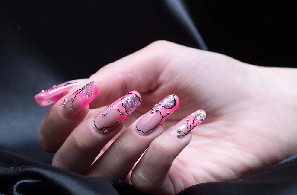 新娘美甲图片,新娘美甲类型,手黑涂指甲油效果图