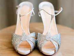 低调奢华 银色新娘婚鞋