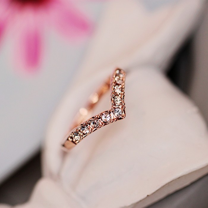 韩国精致个性戒指韩版V形独特设计镶钻尾戒小指戒指女士饰品