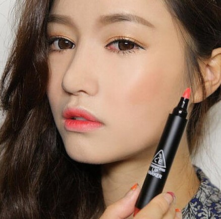 【多色渐变咬唇妆】