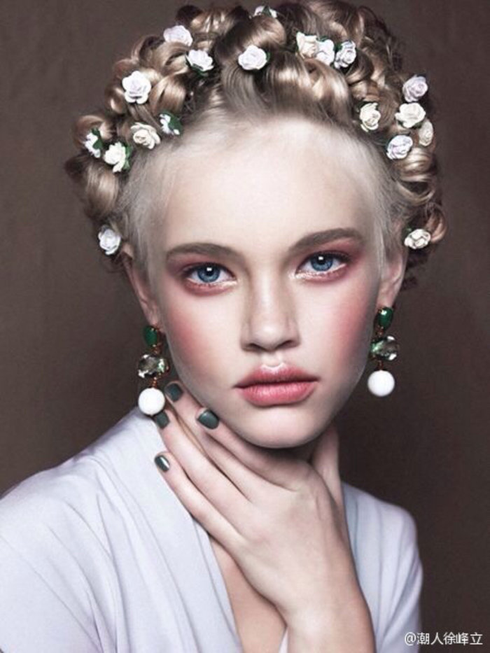 【装饰在发间】细节之美—Dolce&amp;amp;Gabbana  满头桃花印花容～ 发饰 盘发 花朵盘发