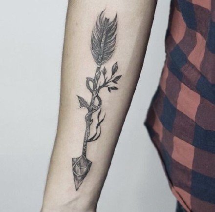 小臂箭矢纹身 小臂位置的9款好看箭矢纹身图案