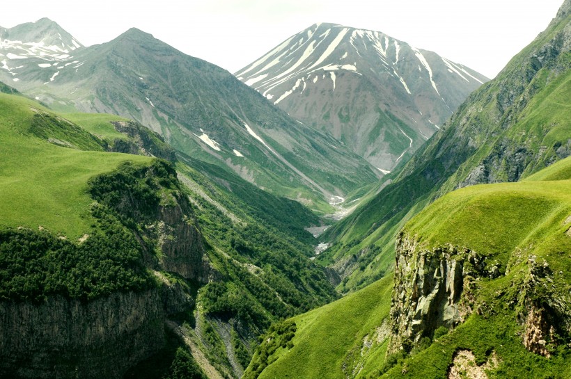 绵延不断雄伟的高山自然风景图片(9张)