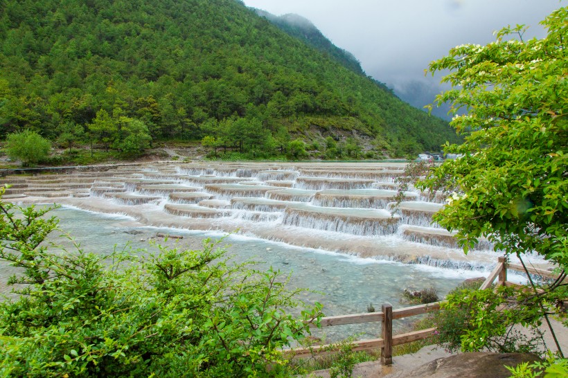 云南丽江玉龙雪山蓝月谷自然风景图片(11张)