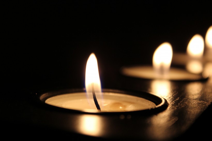 燃烧的蜡烛图片(10张)