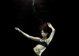 水下美女摄影图片(12张)