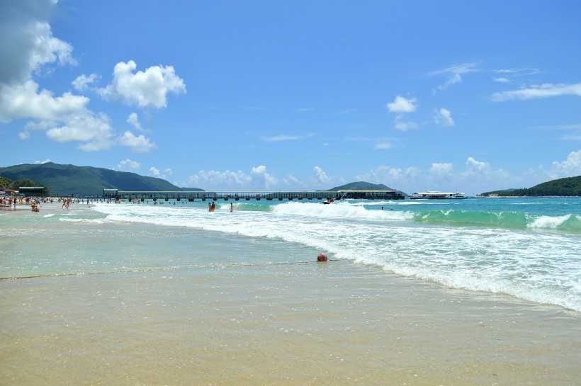 海南三亚亚龙湾海滨风景图片(8张)