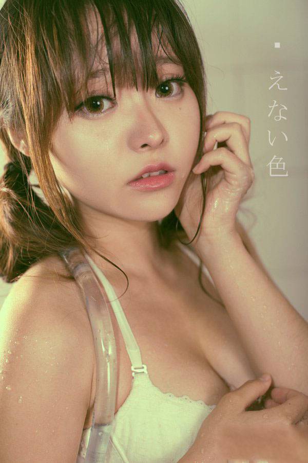 日本大眼美女sexy妹子浴缸演绎人体艺术诱惑