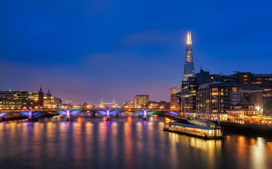 英国伦敦千禧桥夜景摄影