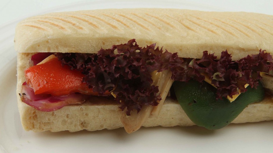 蔬菜三明治图片营养满分早餐首选