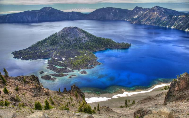 美丽的火山湖国家公园精美壁纸