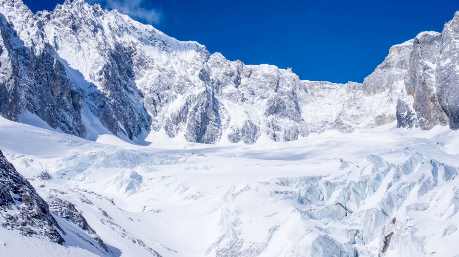 云南玉龙雪山风景图片洁白无瑕