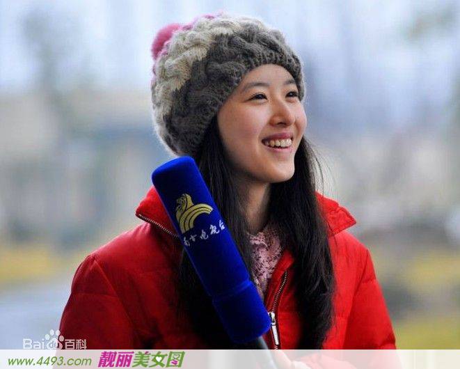 奶茶妹妹章泽天活动展现甜美笑容