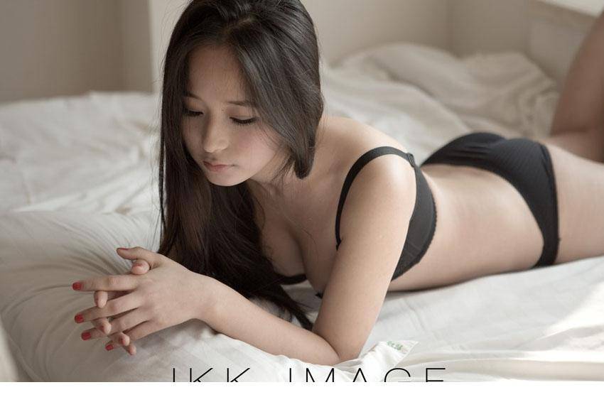 气质韩国美女人体艺术写真