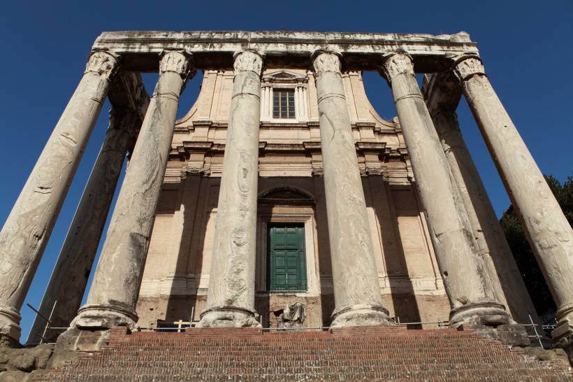 历史文化名城罗马斗兽场风景图片