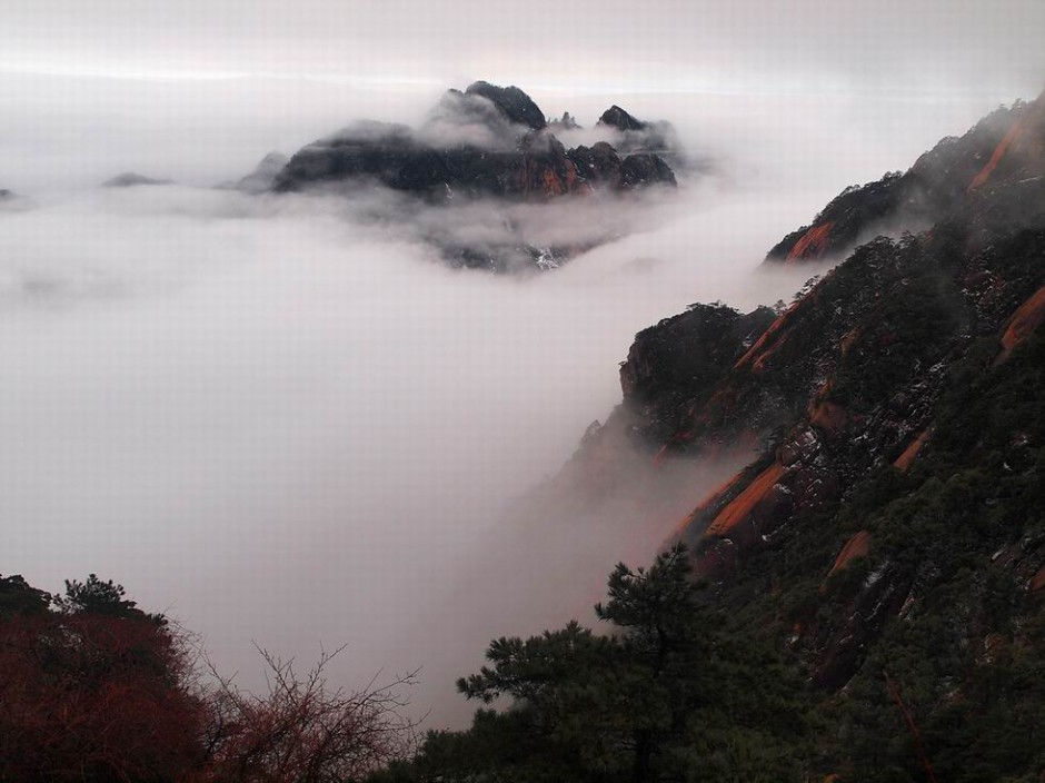 冬季雪盖黄山美景