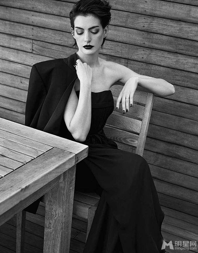 冷艳性感安妮·海瑟薇曝魅惑写真