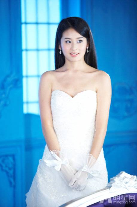 刘颖甜美惊艳动人写真