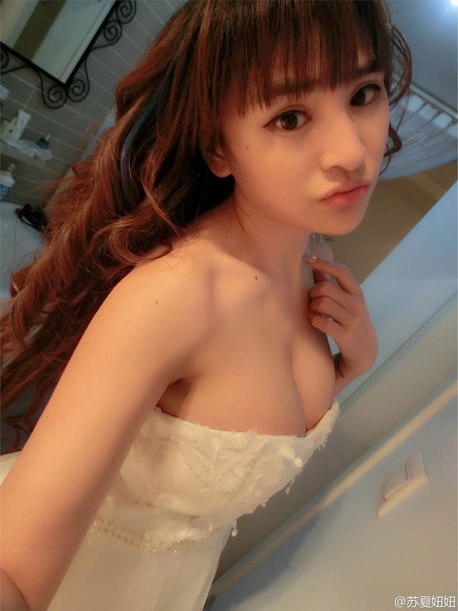 火辣美女模特苏夏妞妞自拍写真