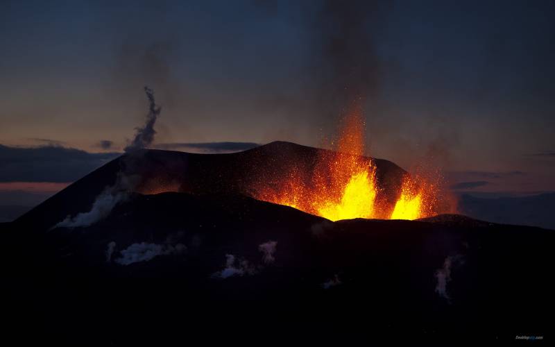火山喷发奇景风光壁纸